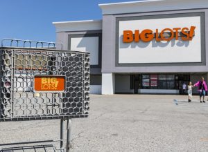 Kokomo - Circa August 2017: Big Lots Retail Discount Location. Big Lots is a Discount Chain Selling Food, Furniture and Housewares