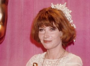 Lee Grant at the 1976 Oscars