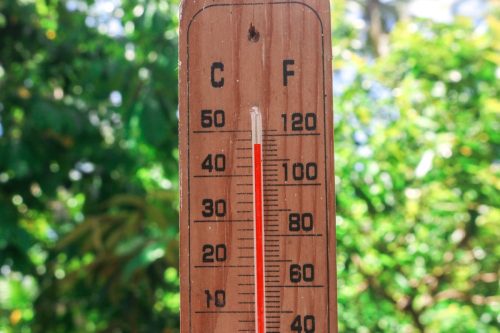 thermometer showing spring temperatures