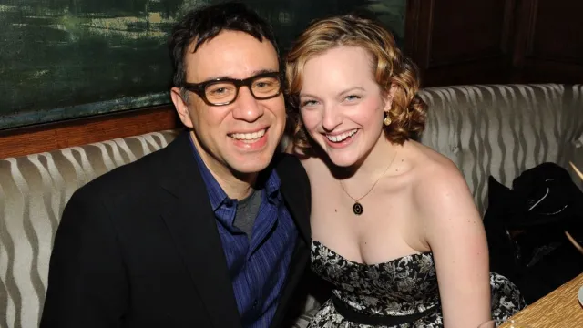 Fred Armisen and Elisabeth Moss in 2009