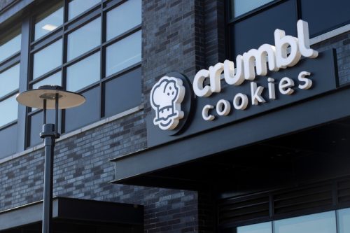 crumbl cookies exterior