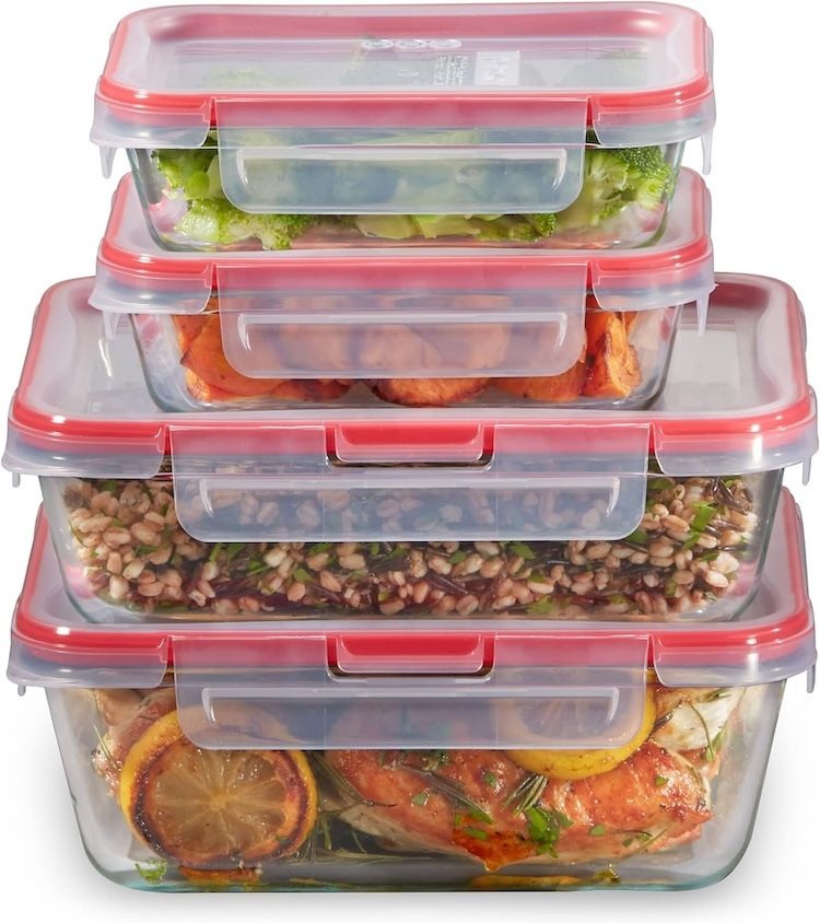 A Pyrex food storage set