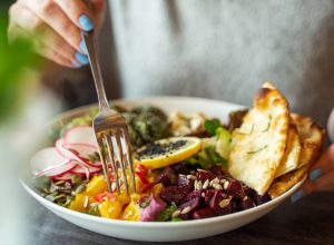 eating healthy lunch