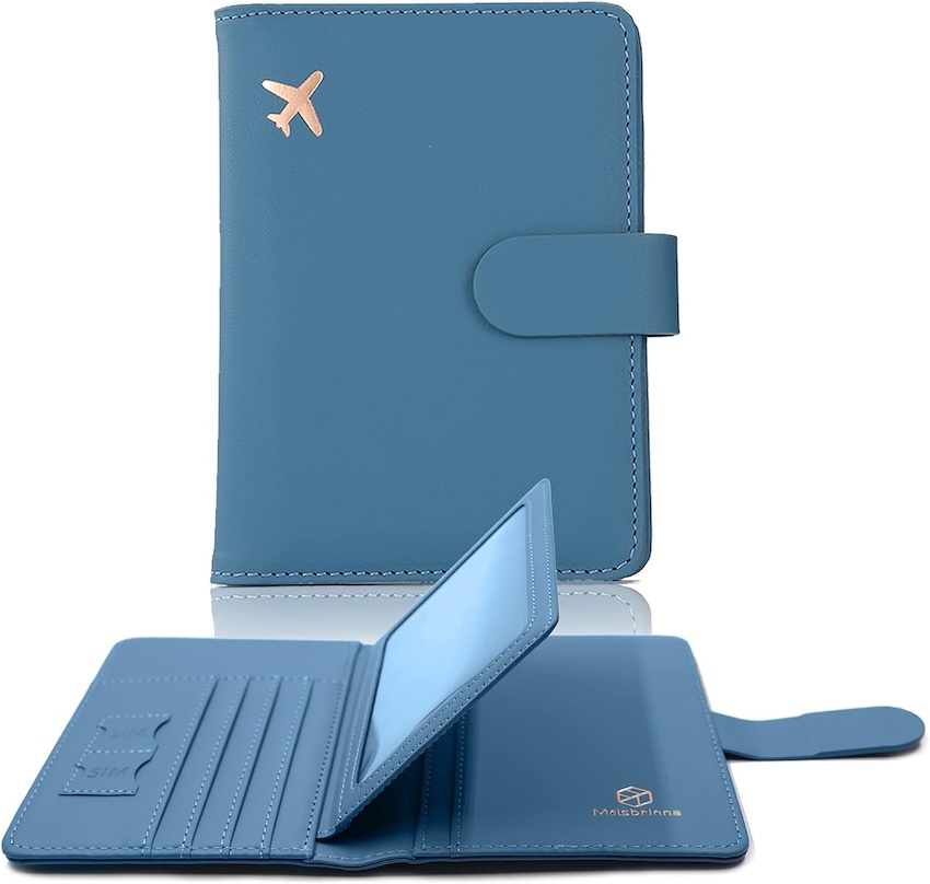 A Melsbrinna passport holder and travel wallet