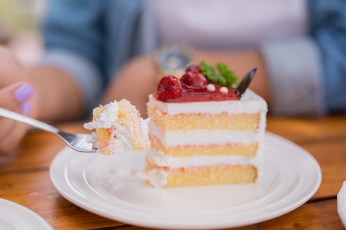 fresh milk cherry cake