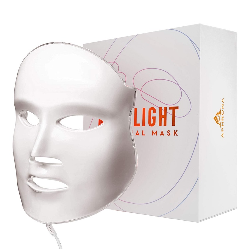 An LED light therapy mask