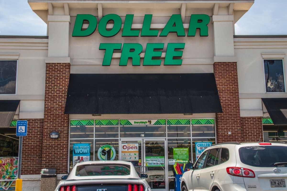 Dollar Tree sign and entrance