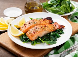 Salmon fillet with spinach