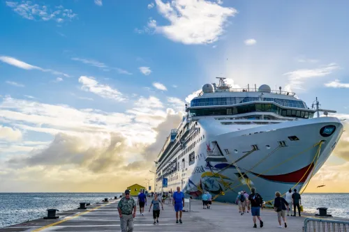 people boarding norwegian cruise ship