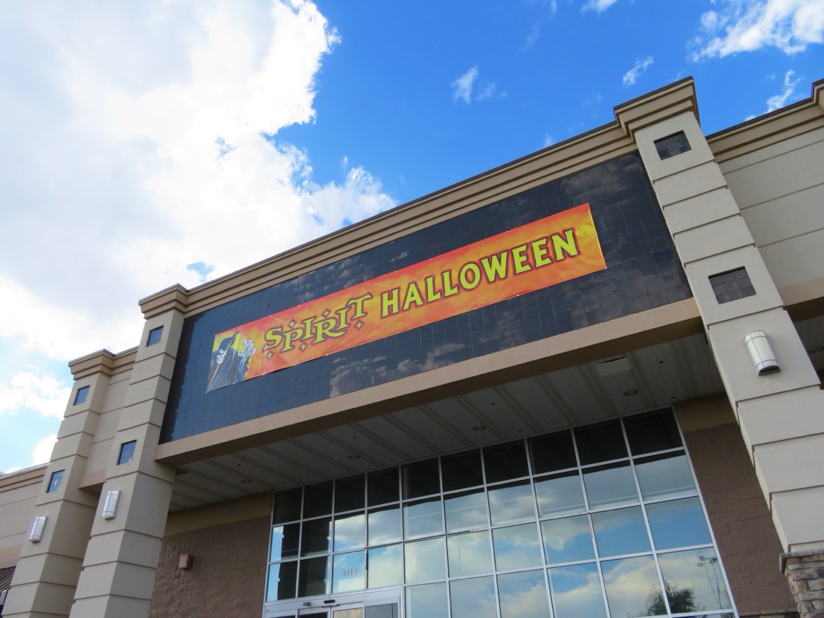 spirit halloween store
