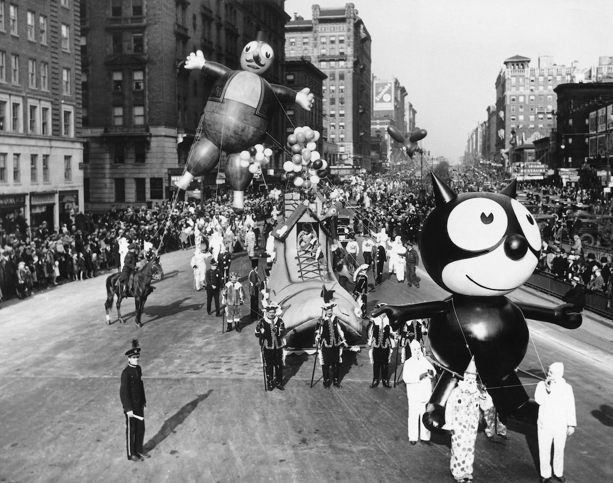 The 1932 Macy's Thanksgiving Day parade, featuring the Felix the Cat balloon