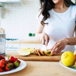 7 Best Fruits That Burn Fat, According to Dietitians