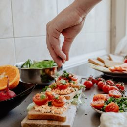 5 Best Healthy Snacks That Burn Fat and Are Surprisingly Satisfying