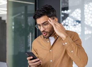 If You Have an iPhone, Avoid Typing These 4 Characters, Experts Warn