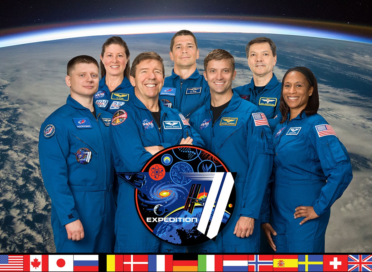 The official Expedition 71 crew portrait