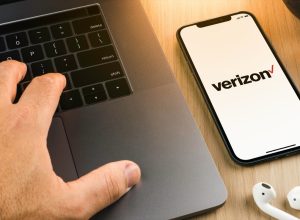 Customers Slam "Greedy" Verizon for Slashing Autopay Discount by 50%