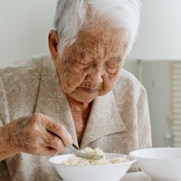 Supercentenarians Share 7 Diet Secrets That Helped Them Live to 100+