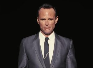 Is This the Most Binge-Worthy Sci-Fi Series of the Year?