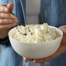 7 Amazing Health Benefits of Eating Cottage Cheese