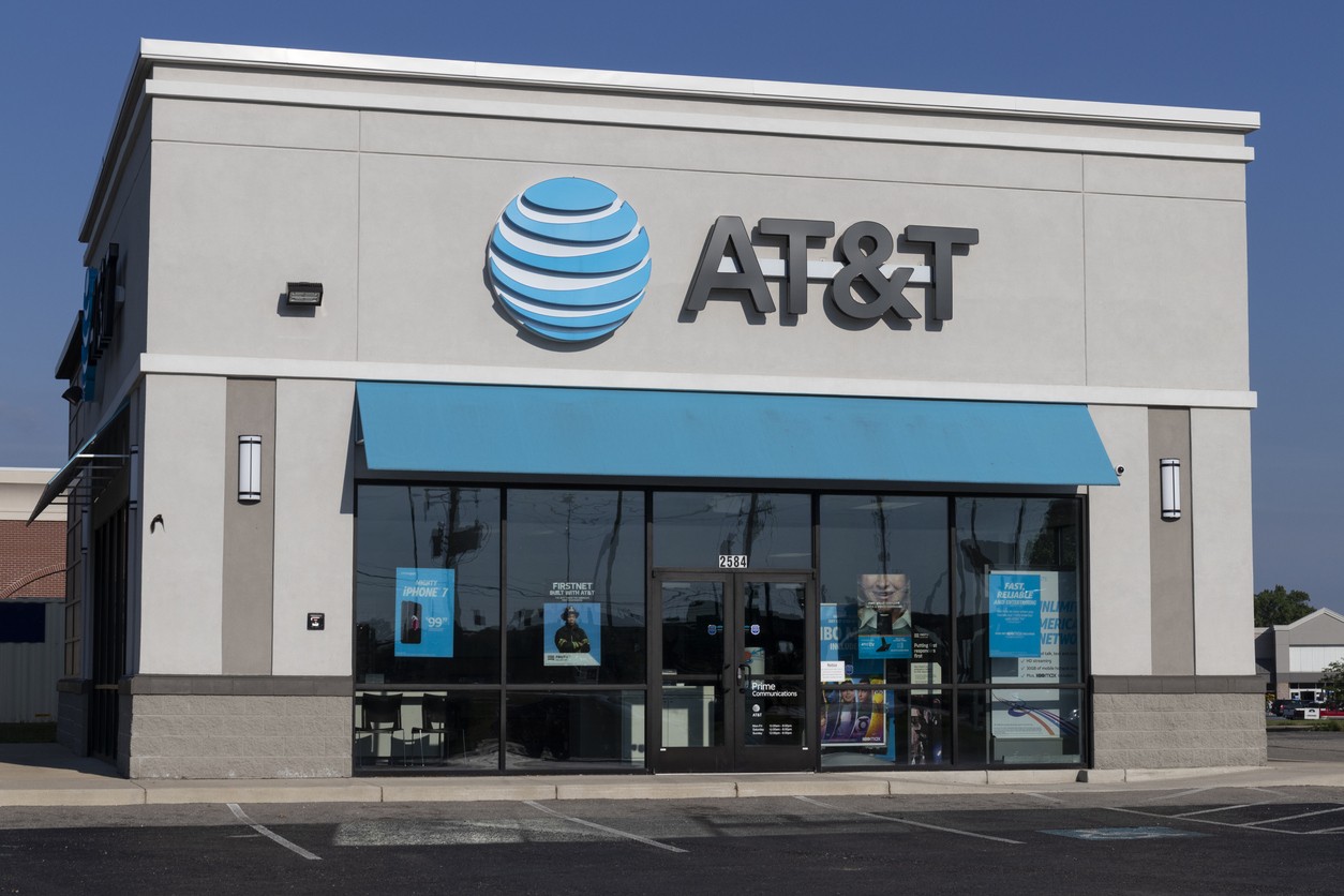 4 Things You No Longer Get for Free With an AT&T Phone Plan—And 1 Thing You Still Can