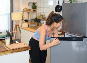 Want to Lose 100 Pounds? Try This Dietitian’s 2-Ingredient Snack