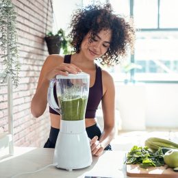 8 Ingredients to Add to Your Smoothie for Glowing Skin