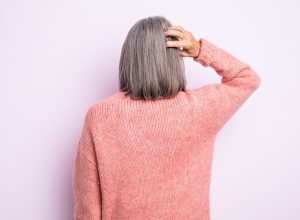 If You’re Going Gray, Avoid This 1 Common Hair Mistake