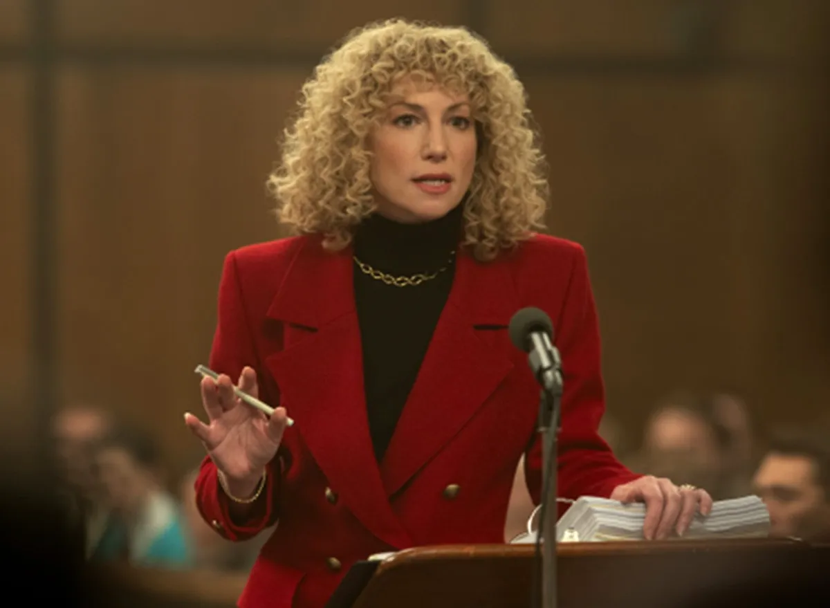 Ari Graynor plays Leslie Abramson in Monsters: The Lyle and Erik Menendez Story