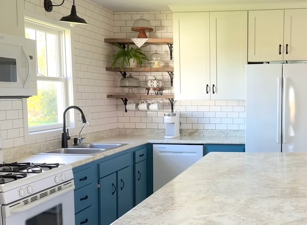 YouTuber Dawn (aka The Minimal Mom)