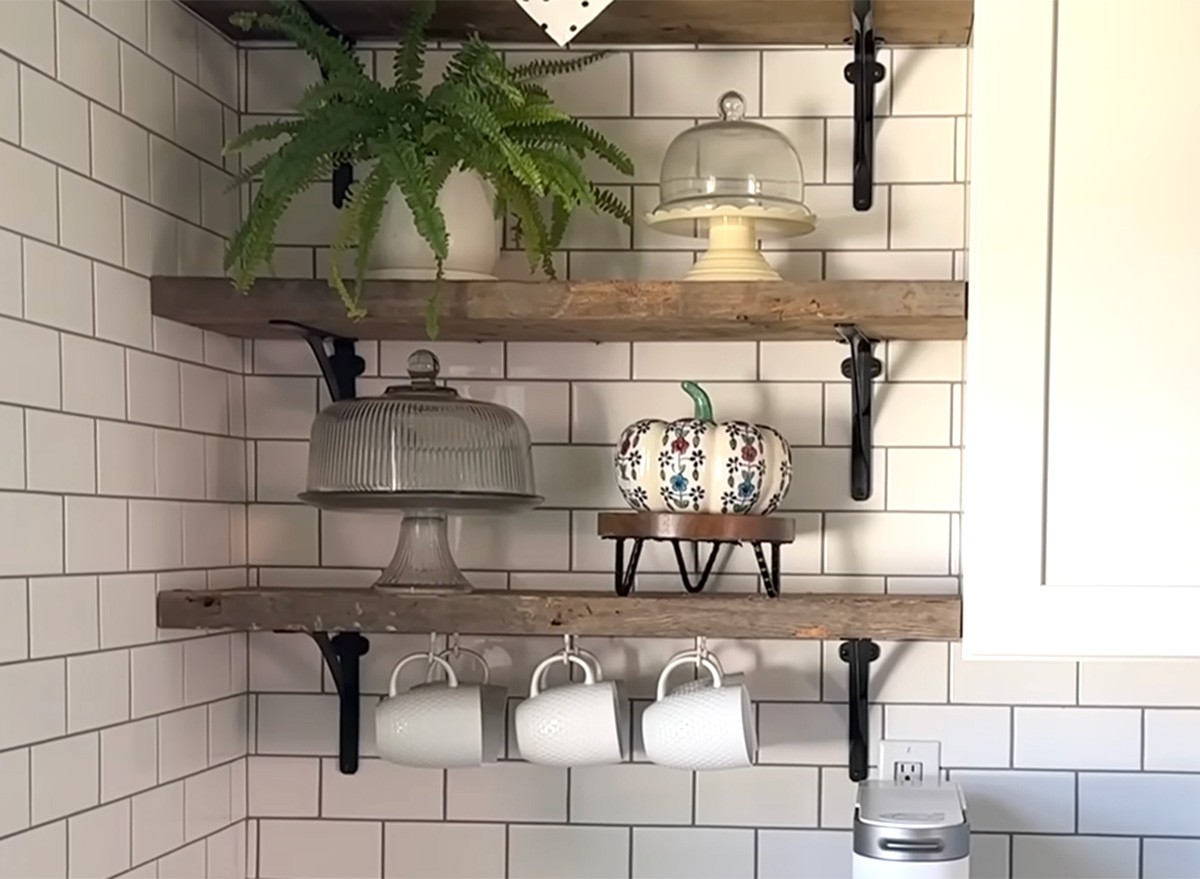 YouTuber Dawn (aka The Minimal Mom)