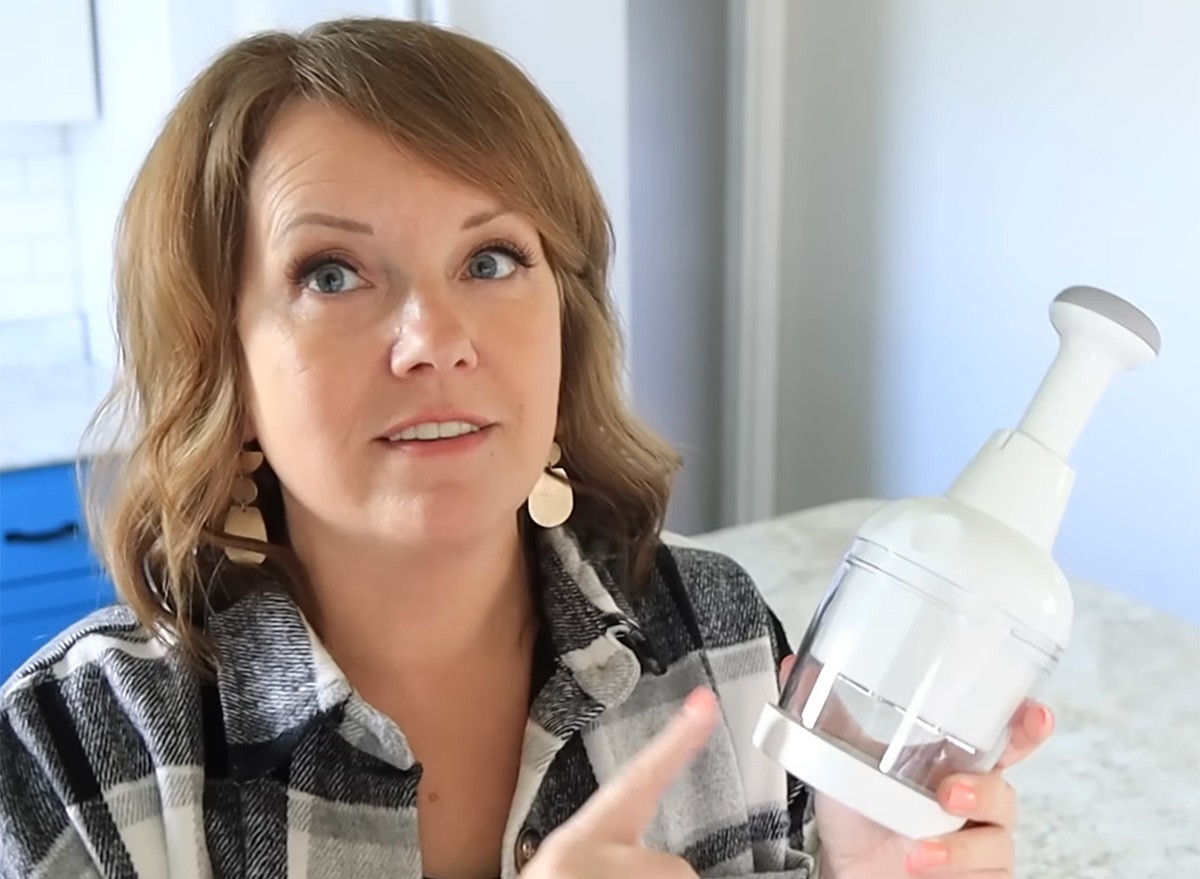 YouTuber Dawn (aka The Minimal Mom)