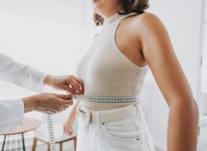 Woman Loses 100 Pounds in 1 Year Without Hitting the Gym—Here's How She Did It