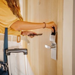 I’m a Cleaning Expert, and These Are the 6 Things I Won’t Use in Hotel Rooms