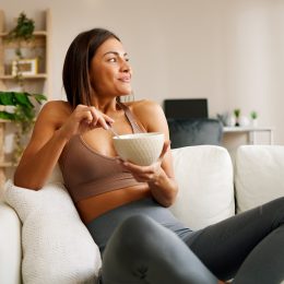 Nutritionists Reveal the No. 1 Snack to Keep You Full for Hours