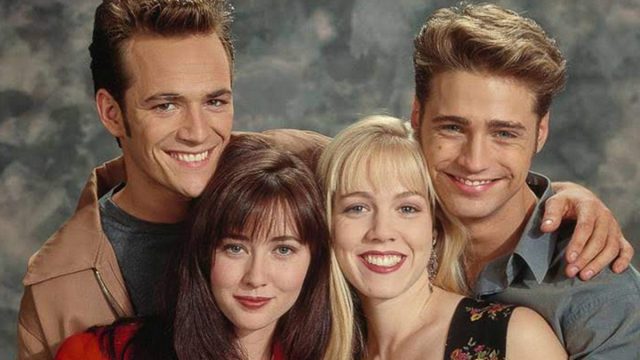 5 Iconic TV Shows From the '90s You Need to Rewatch Now