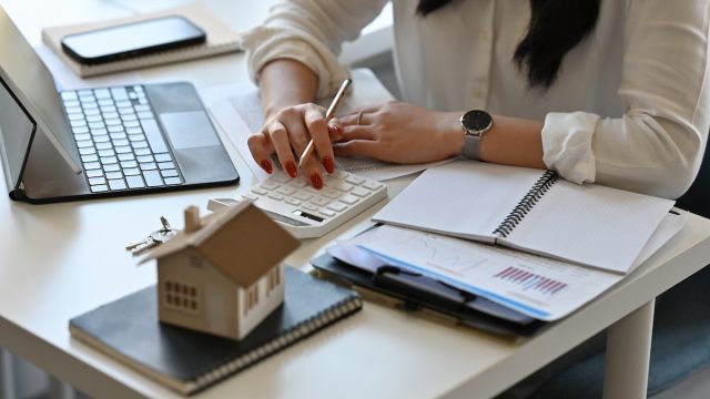 The Only Time You Should Refinance Your Home, According to an Ex-Wall Street Worker