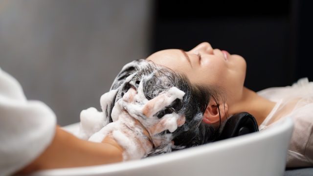 I Got a Scalp Massage at a Head Spa, And I Noticed These 4 Amazing Changes