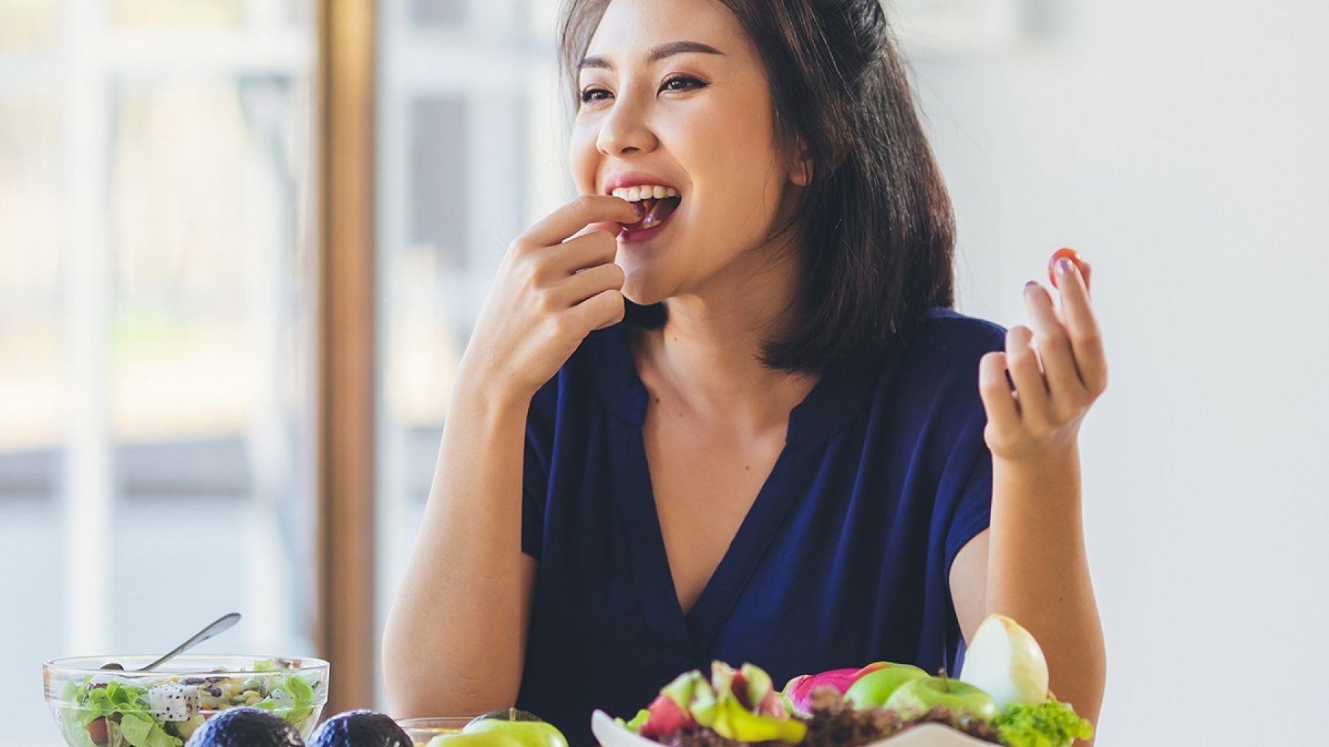 Nutritionists Reveal the No. 1 Snack to Keep Your Blood Sugar Stable