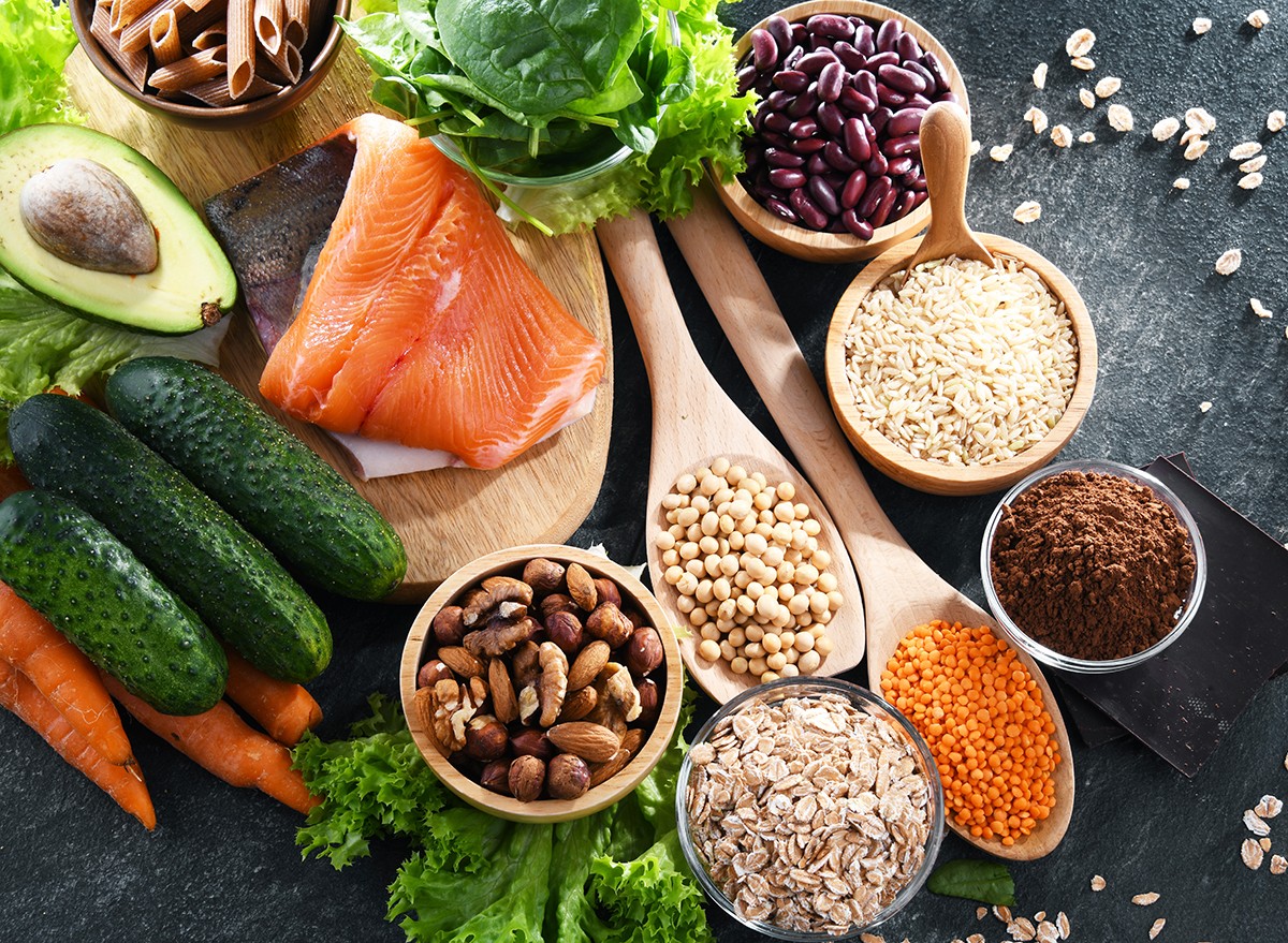 Healthy foods recommended for stabilizing insulin and blood sugar levels