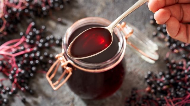 Doctor Shares Amazing Health Benefits of Elderberry