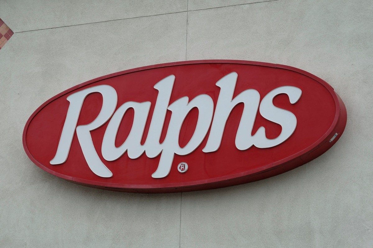 A Ralphs store signange