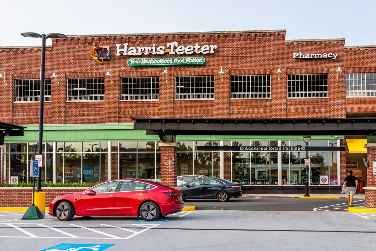 Harris Teeter Kroger grocery store