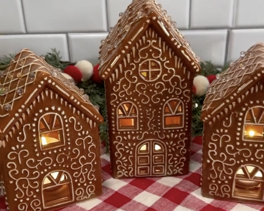 Aldi's Christmas Decorations Are Dupes for Pottery Barn for $78 Cheaper