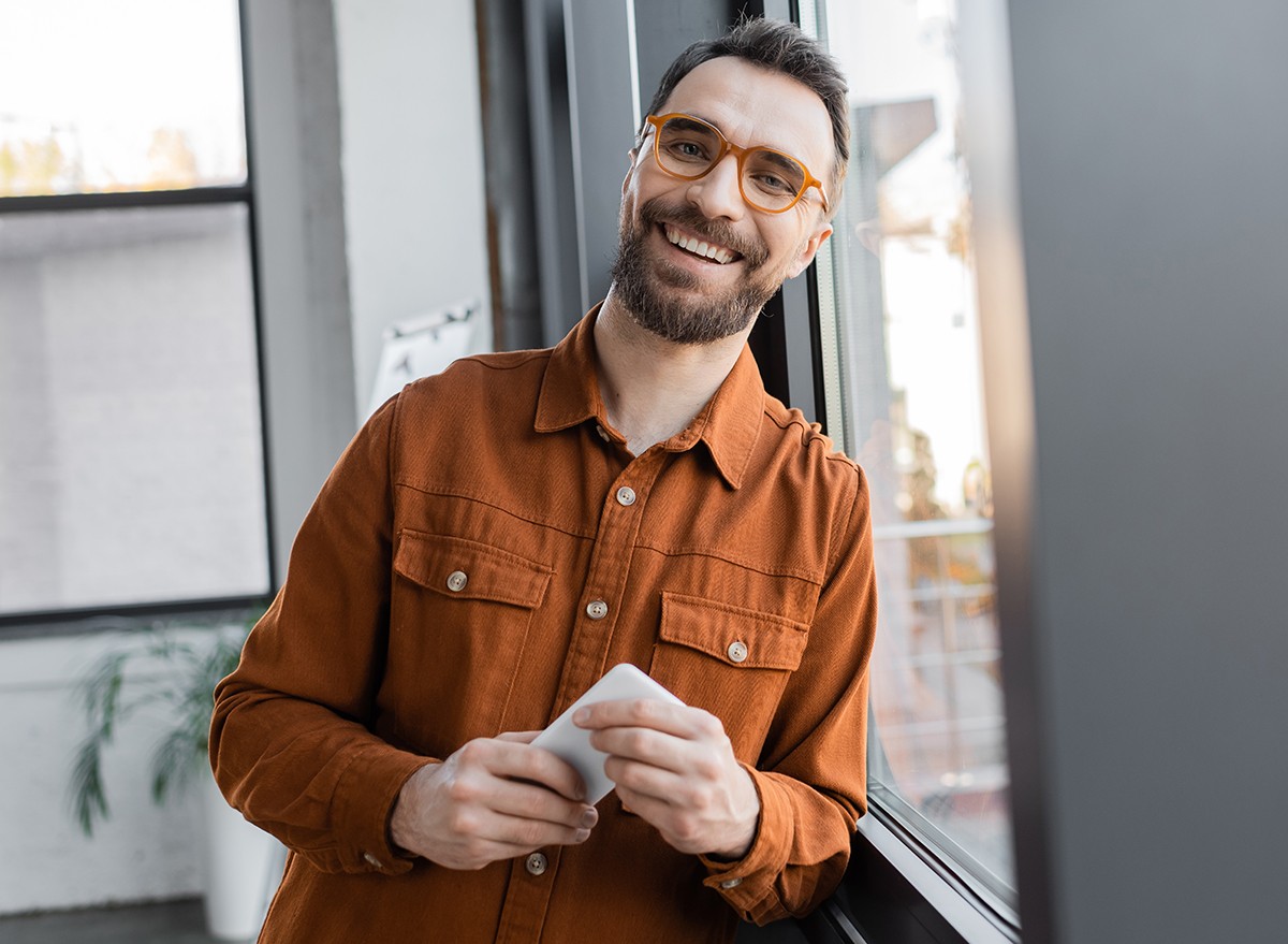 The One Thing Experts Say Will Instantly Make You More Charismatic