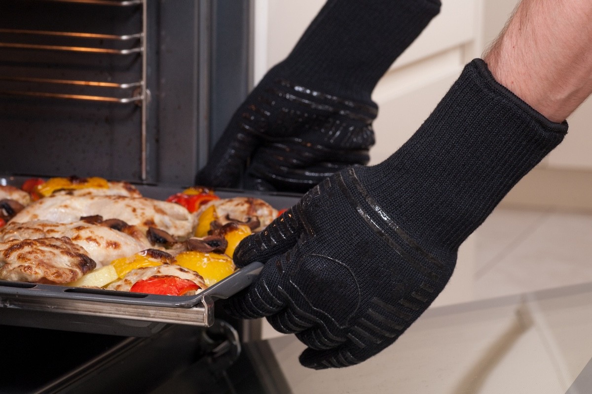 1.1 Million Pairs of Oven Gloves Sold by QVC Recalled After 92 Burn Reports