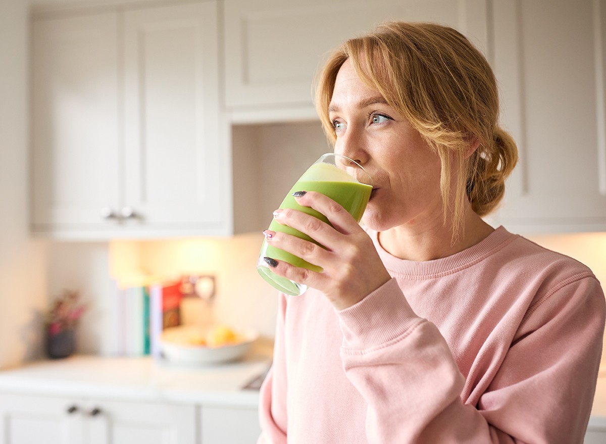 Nutritionists Reveal the No. 1 Mistake People Make With Weight Loss Smoothies
