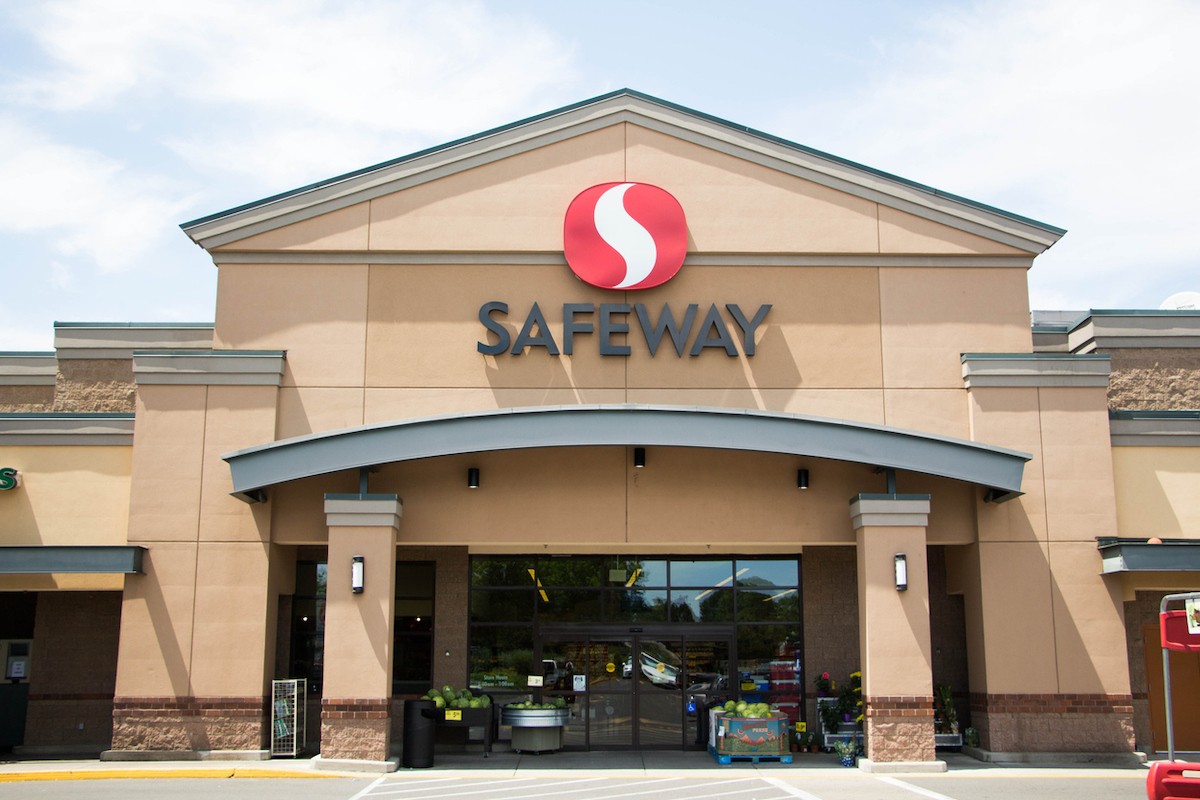 Safeway Grocery Store location in Eugene, Oregon.
