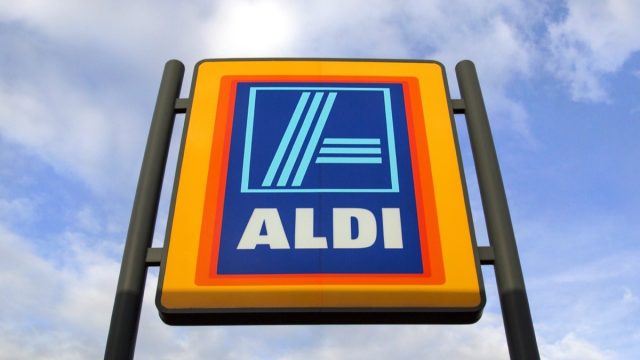sign for aldi grocery store