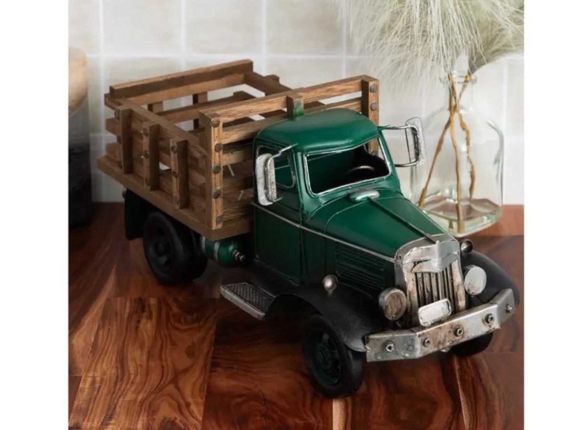 Green Vintage Farm Truck Decor