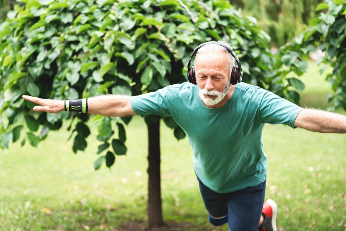 man doing single-leg balance
